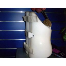 Busto tipo Boston con molla sternale realizzato su misura
