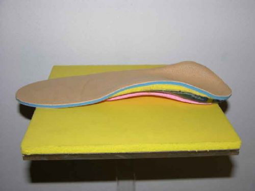 Plantare in lattice con correzione antipronazione